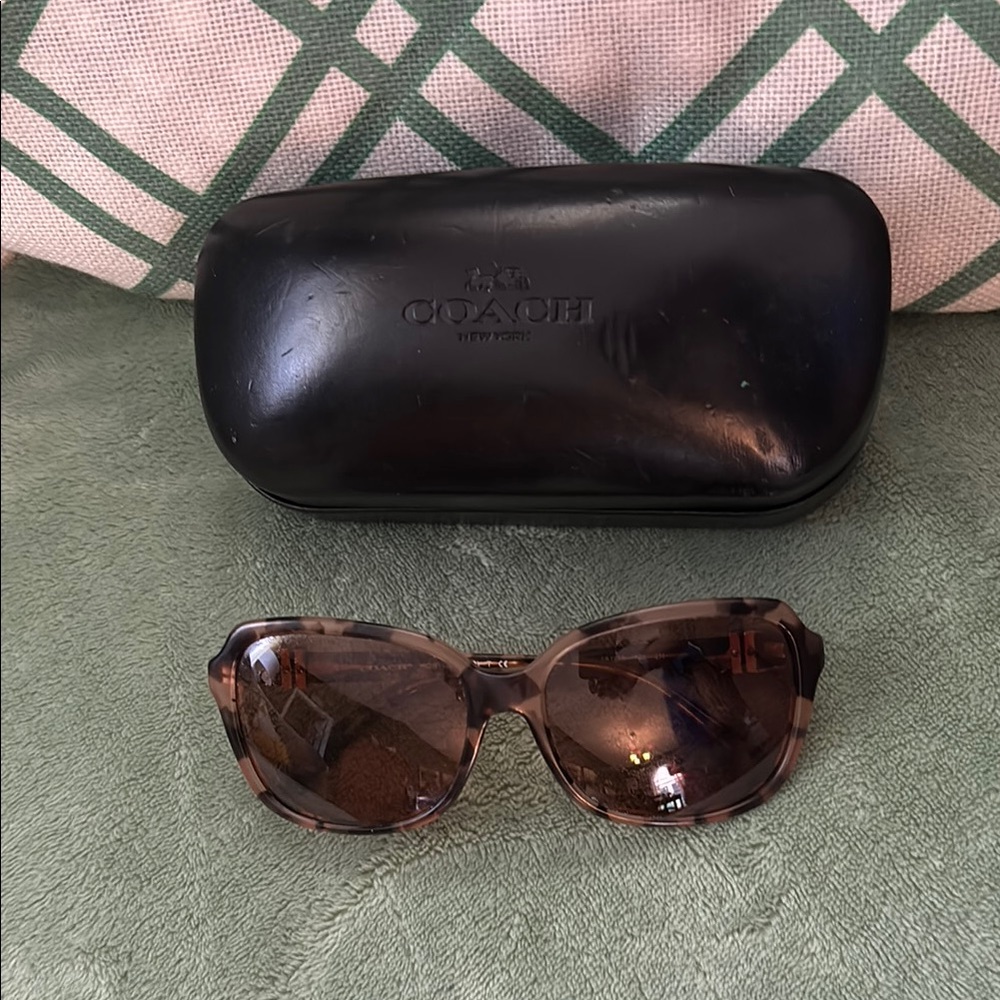 Coach Women's used prescription Sunglasses - Tortoise Shell brown
